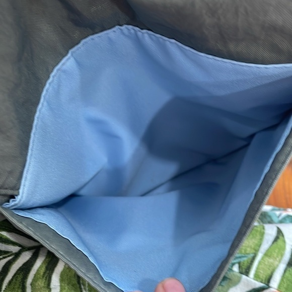 Baggallini Nylon Grey Crossbody Adjustable Bag - Picture 11 of 14